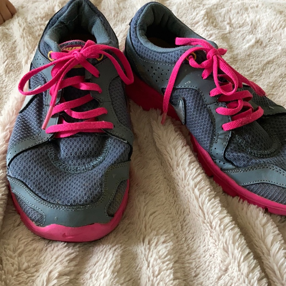Nike gym shoes